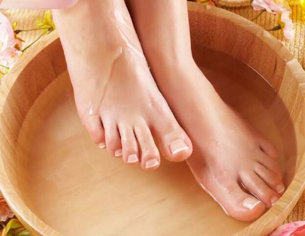 Baths for the treatment of foot fungus